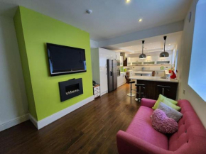 Ashton house/ Townhouse Apartment